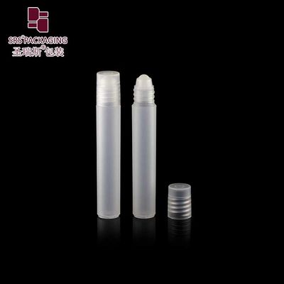 8 ml weiße Plastikrolle auf Flasche für ätherisches Öl Matte Finish Schraube auf Kappe Logo Druck verfügbar